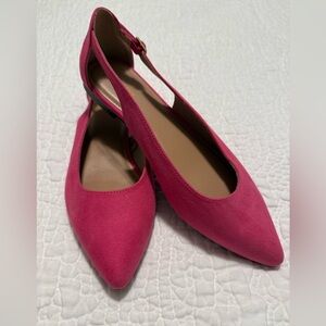 Old Navy women’s faux-suede slibgback flats. Size 9.5